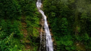 شلالات ايدر وينابيع المياه الحارة