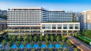 فندق رمادا بلازا (Ramada Plaza Hotel)