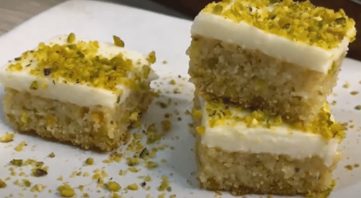 طريقة عمل بسبوسة بالفستق الحلبي اللذيذة